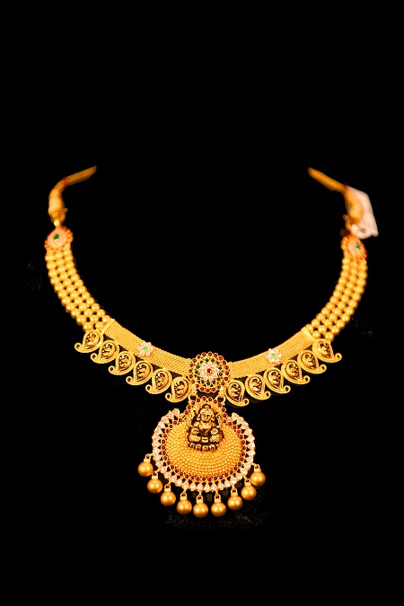 Kchinnadurai: View our entire collection of necklaces jewellery for women at our online store today.